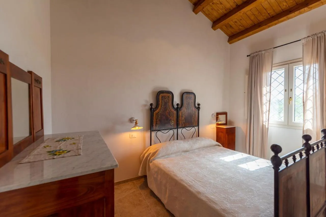 Apartment Baglio Il Gelso E L'Ulivo Appartamento Il Carrubo Reitani Italy
